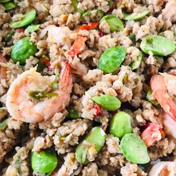 ผัดกะปิสะตอกุ้งสด