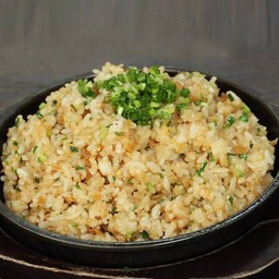 Garlic Fried Rice ข้าวผัดกระเทียม