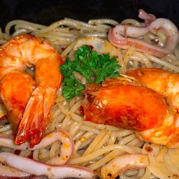 Spicy Tom yum Spaghetti seafood สปาเก็ตตี้ ต้มยำ ซีฟู๊ด