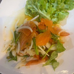 ยำแซลมอน