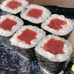 Tekka  Maki ข้าวห่อสาหร่ายไส้ปลามากุโระ
