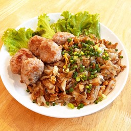 N013 ก๋วยเตี๋ยวคั่วหมูเด้ง