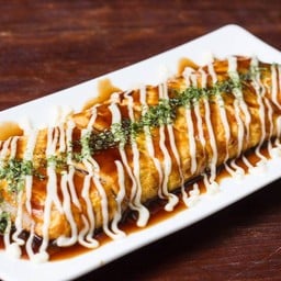 Tonpei Yaki ไข่ห่อหมูหน้าชีส