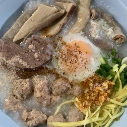 โจ๊กหมูพี่มดเคหะหนองจอก(คู้ซ้าย)และสาขา7/11เลียบวารี(วัดทรัพย์สโมสร) เคหะหนองจอก