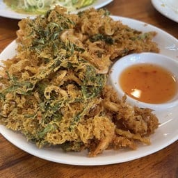 กุ้งทอดใบเล็บครุฑ