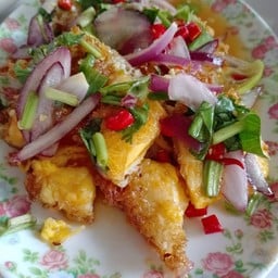 ยำไข่ดาว