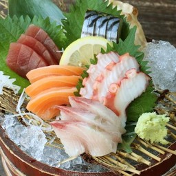 Sashimi 5 tenmori ซาชิมิรวม 5 อย่าง