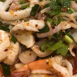 ลาบกุ้งปลาหมึก