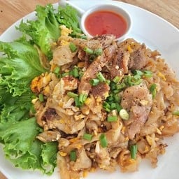 ก๋วยเตี๋ยวคั่วไก่