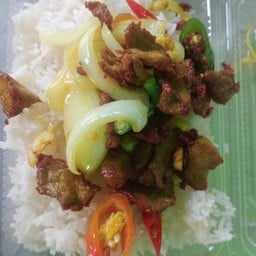 ข้าวเนื้อทอดขมิ้น