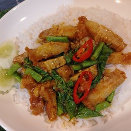 เครื่องแกงหมูกรอบ