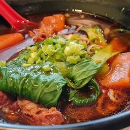เกาเหลาเนื้อหม่าล่า 麻辣紅燒牛肉湯