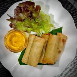 ปอเปี๊ยะทอดไส้ผัก