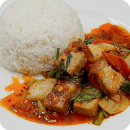 ข้าวราดหมูกรอบผัดน้ำพริกเผา