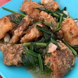 ปลาผัดคื่นฉ่าย