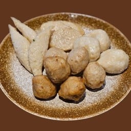 Bf9 ลูกชิ้นรวมทอด Fried Meatballs