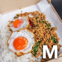 กะเพราถาดไก่ M