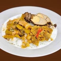 ข้าวราดแกงตาตุ๋ย 3 อย่าง"Tui” Rice With Curry & Fried 3 Dish