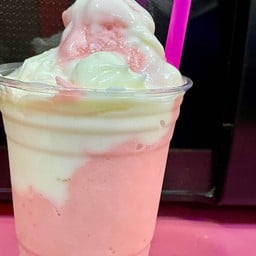 โยเกิร์ตสตรอว์เบอร์รี่