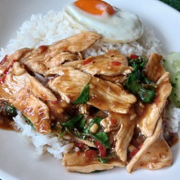 กระเพราไก่