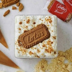 Banoffee & Biscoff Cake Box