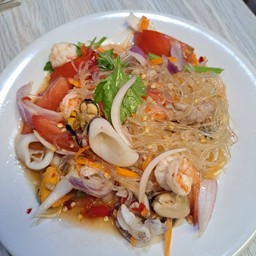 ยำวุ้นเส้นทะเล