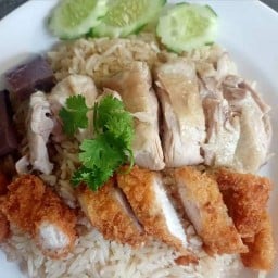 ธร ข้าวมันไก่ 1 ทางเข้าโรงพักเสาไห้