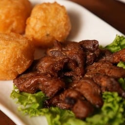 หมูย่างข้าวทอด Fried Sticky Rice and Deep Fried Pork