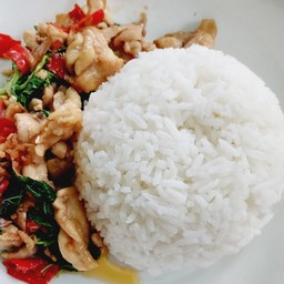 ข้าวกะเพราพริกสด