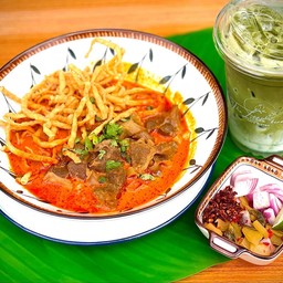 ข้าวซอยหมูตุ๋น