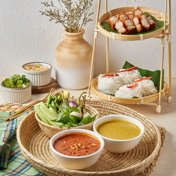 ชุดขนมจีน+กะทิ+น้ำพริก+หมูสามชั้นทอด