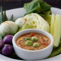 น้ำพริกกะปิและผักเคียง