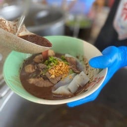 วันดี ก๋วยเตี๋ยวเรืออยุธยา ขนมถ้วยใบเตย Original