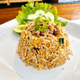 ข้าวผัดทูน่า