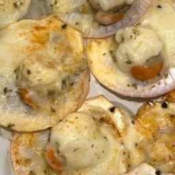 หอยเชลล์ย่างชีส