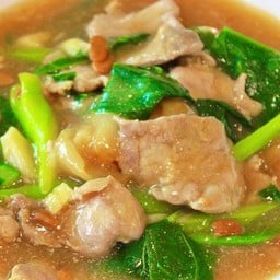 ราดหน้าหมูนุ่ม