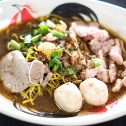 ก๋วยเตี๋ยวเรือ ป.ประนอม & คอนยก คาเฟ่ บ้านนา