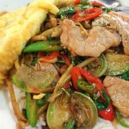 ข้าวผัดฉ่าหมู + ไข่เจียว