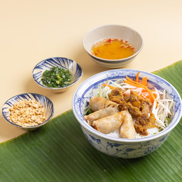 Bun Cha Gio Thit Nuong / ขนมจีนสดหมูย่างน้ำผึ้งและปอเปี๊ยะทอด
