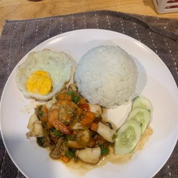 [อร่อยซ่ากับโค้ก] กะเพราทะเล + โค้ก ออริจินัล (ขวด)