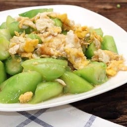 ผัดบวบใส่ไข่