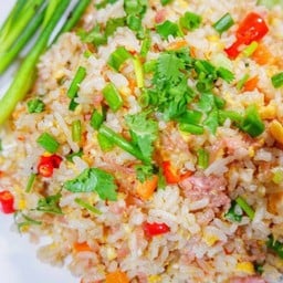 ข้าวผัดแหนม
