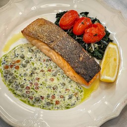SALMON CARVIER CONGAC BEURRE BLANCE, SPINACH