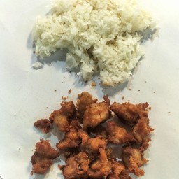 ข้าวเหนียว เอ็นไก่ทอด