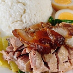 ข้าวขาหมูเนื้อล้วน+ไข่ 1 ใบ 🐽