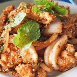น้ำตกหมู แซบๆ