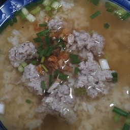 ข้าวต้มหมูสับ