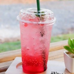 น้ำแดงโซดา