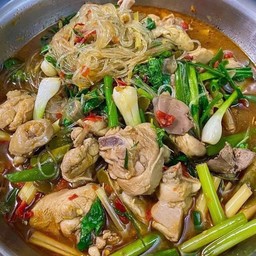 แกงไก่บ้านใส่วุ้นเส้น