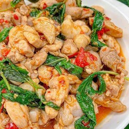 กระเพราไก่แบบกับ